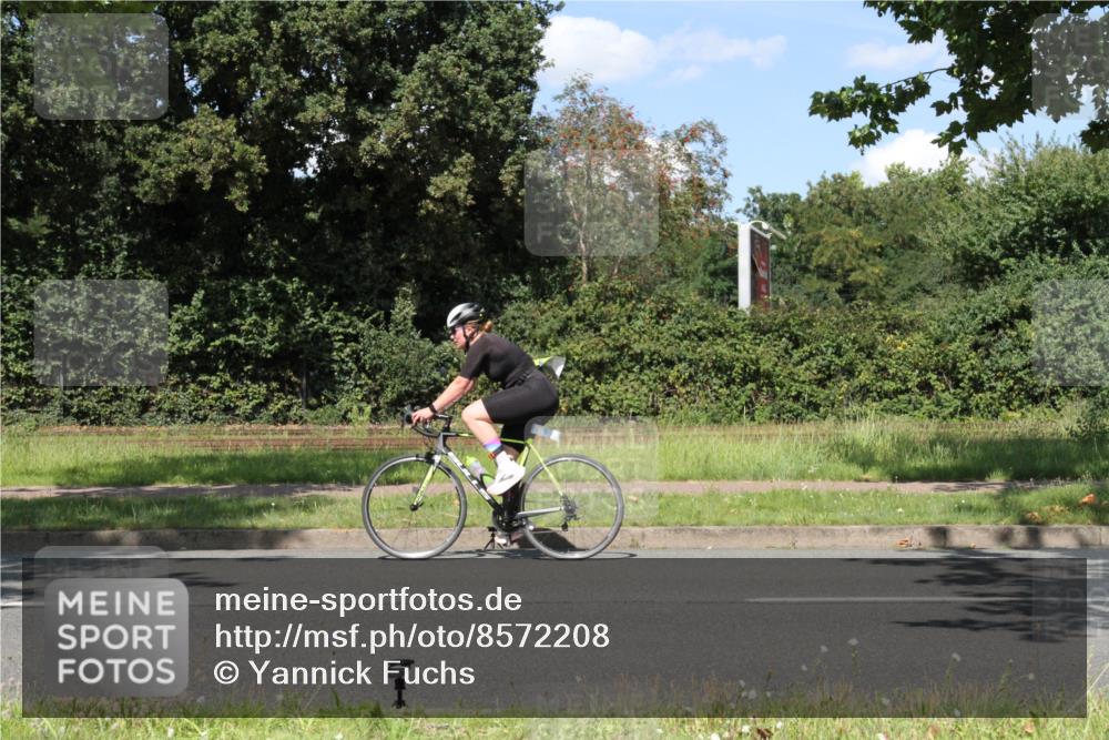 10.08.2025 - GEWOBA Citytriathlon Bremen Yannick Fuchs http://msf.ph/oto/8572208 10.08.2025 14:51:26 Radfahren 212, 338, 374, 399, 468, 492, 494 meine-sportfotos.de