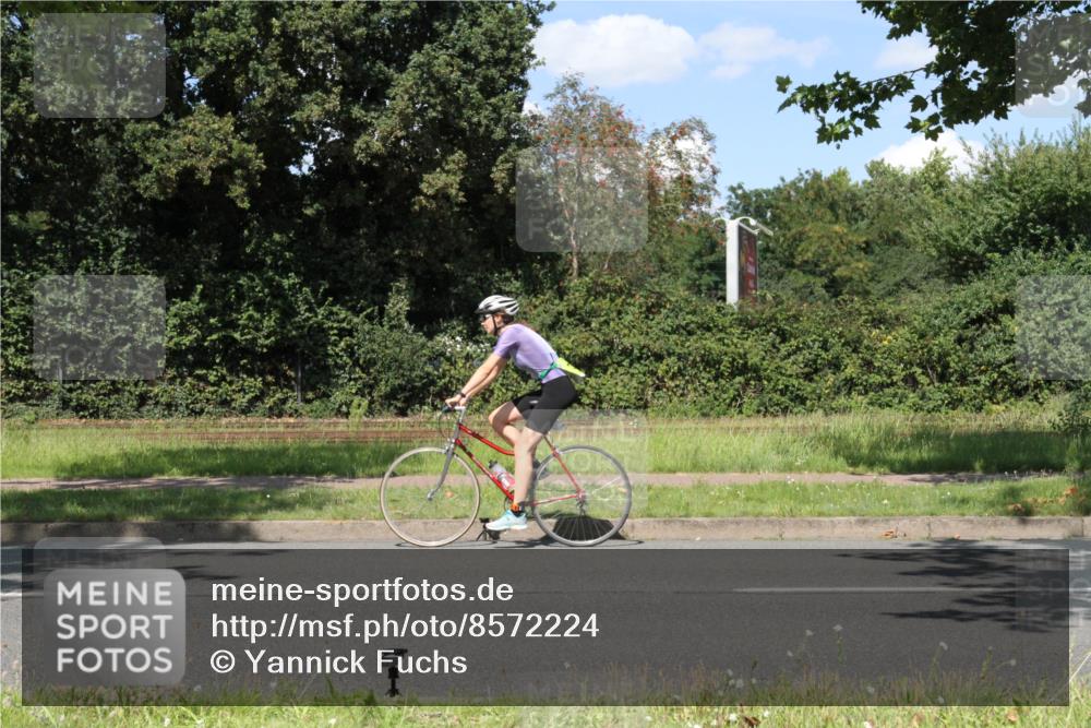 10.08.2025 - GEWOBA Citytriathlon Bremen Yannick Fuchs http://msf.ph/oto/8572224 10.08.2025 14:51:56 Radfahren 183, 237, 315, 321, 341, 368, 428, 523 meine-sportfotos.de