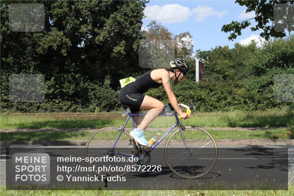 10.08.2025 - GEWOBA Citytriathlon Bremen Yannick Fuchs http://msf.ph/oto/8572226 10.08.2025 14:52:03 Radfahren 315, 321, 341, 368, 412, 428 meine-sportfotos.de