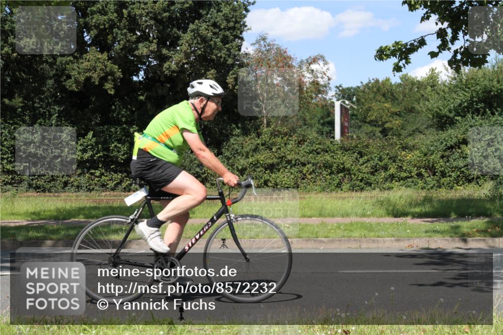 10.08.2025 - GEWOBA Citytriathlon Bremen Yannick Fuchs http://msf.ph/oto/8572232 10.08.2025 14:52:13 Radfahren 315, 321, 327, 341, 361, 368, 381, 412, 428, 496, 520 meine-sportfotos.de