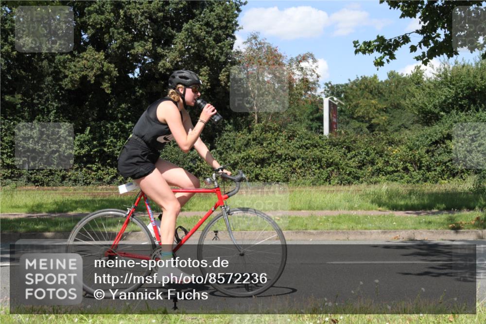 10.08.2025 - GEWOBA Citytriathlon Bremen Yannick Fuchs http://msf.ph/oto/8572236 10.08.2025 14:52:21 Radfahren 315, 327, 329, 347, 361, 381, 412, 439, 469, 496, 520 meine-sportfotos.de