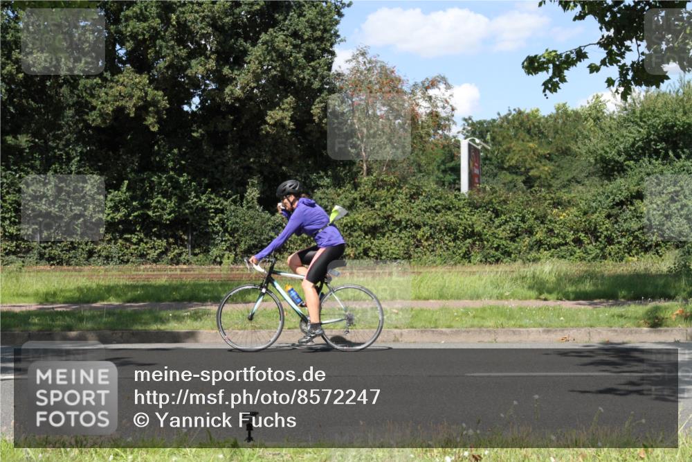 10.08.2025 - GEWOBA Citytriathlon Bremen Yannick Fuchs http://msf.ph/oto/8572247 10.08.2025 14:52:41 Radfahren 329, 347, 439, 459, 469 meine-sportfotos.de