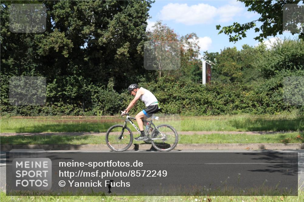 10.08.2025 - GEWOBA Citytriathlon Bremen Yannick Fuchs http://msf.ph/oto/8572249 10.08.2025 14:52:45 Radfahren 329, 378, 459, 510 meine-sportfotos.de
