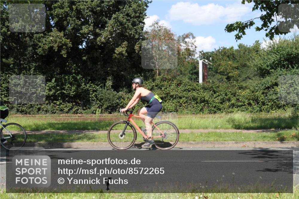 10.08.2025 - GEWOBA Citytriathlon Bremen Yannick Fuchs http://msf.ph/oto/8572265 10.08.2025 14:53:10 Radfahren 188, 376, 385, 463 meine-sportfotos.de