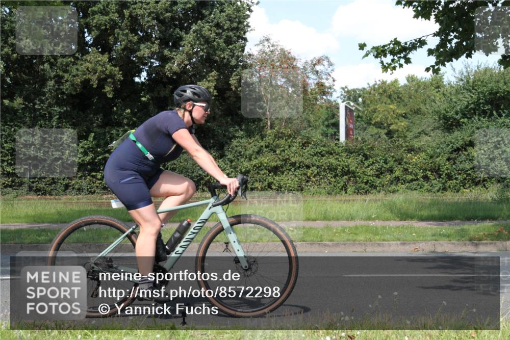 10.08.2025 - GEWOBA Citytriathlon Bremen Yannick Fuchs http://msf.ph/oto/8572298 10.08.2025 14:54:10 Radfahren 206, 324, 345, 362, 433, 434, 454, 473, 475, 485, 508, 519 meine-sportfotos.de