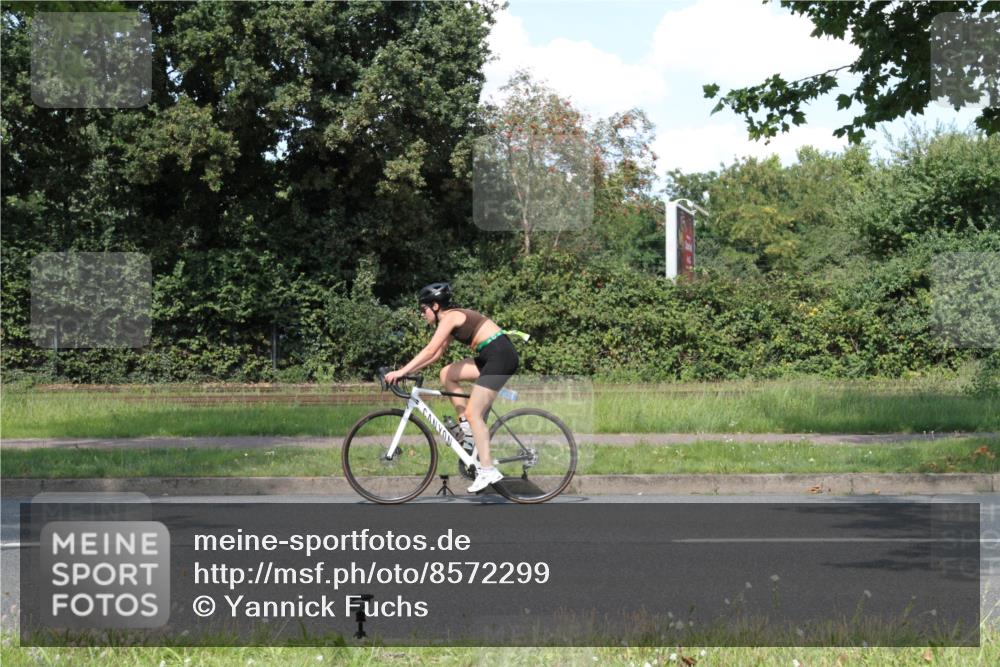 10.08.2025 - GEWOBA Citytriathlon Bremen Yannick Fuchs http://msf.ph/oto/8572299 10.08.2025 14:54:11 Radfahren 206, 324, 345, 362, 433, 434, 454, 473, 475, 485, 508, 519 meine-sportfotos.de