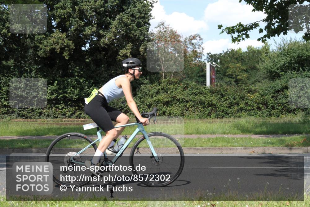 10.08.2025 - GEWOBA Citytriathlon Bremen Yannick Fuchs http://msf.ph/oto/8572302 10.08.2025 14:54:15 Radfahren 206, 324, 362, 433, 434, 454, 473, 475, 485, 508, 519 meine-sportfotos.de