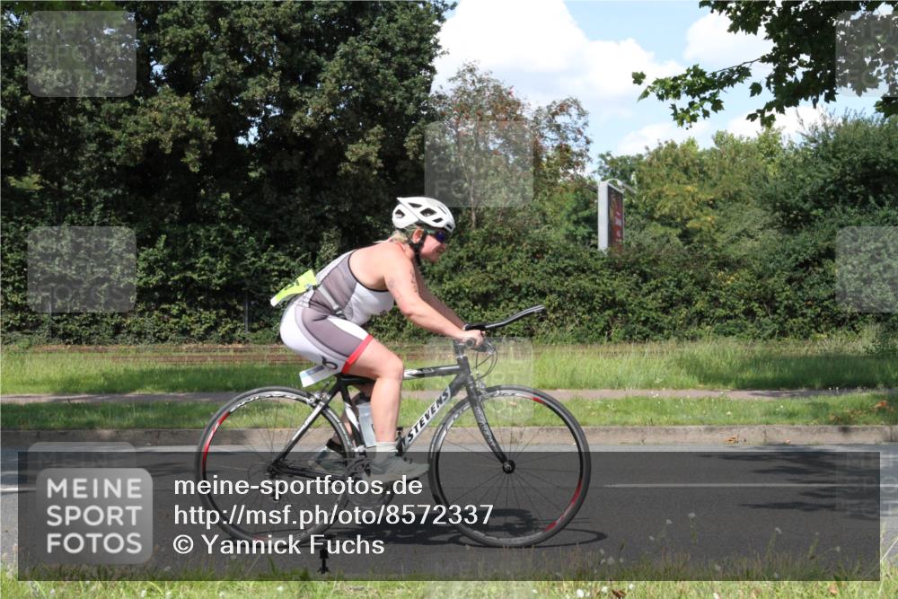 10.08.2025 - GEWOBA Citytriathlon Bremen Yannick Fuchs http://msf.ph/oto/8572337 10.08.2025 14:55:30 Radfahren 284, 364, 443, 465, 530 meine-sportfotos.de
