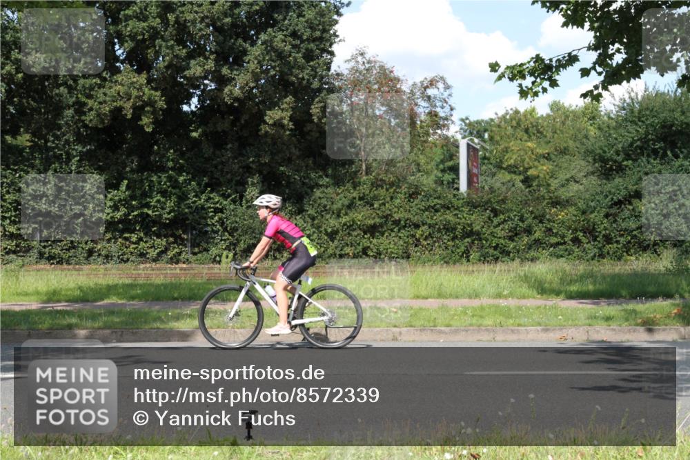 10.08.2025 - GEWOBA Citytriathlon Bremen Yannick Fuchs http://msf.ph/oto/8572339 10.08.2025 14:55:44 Radfahren 149, 364 meine-sportfotos.de
