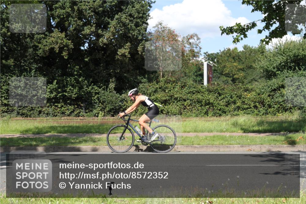 10.08.2025 - GEWOBA Citytriathlon Bremen Yannick Fuchs http://msf.ph/oto/8572352 10.08.2025 14:56:36 Radfahren 392 meine-sportfotos.de