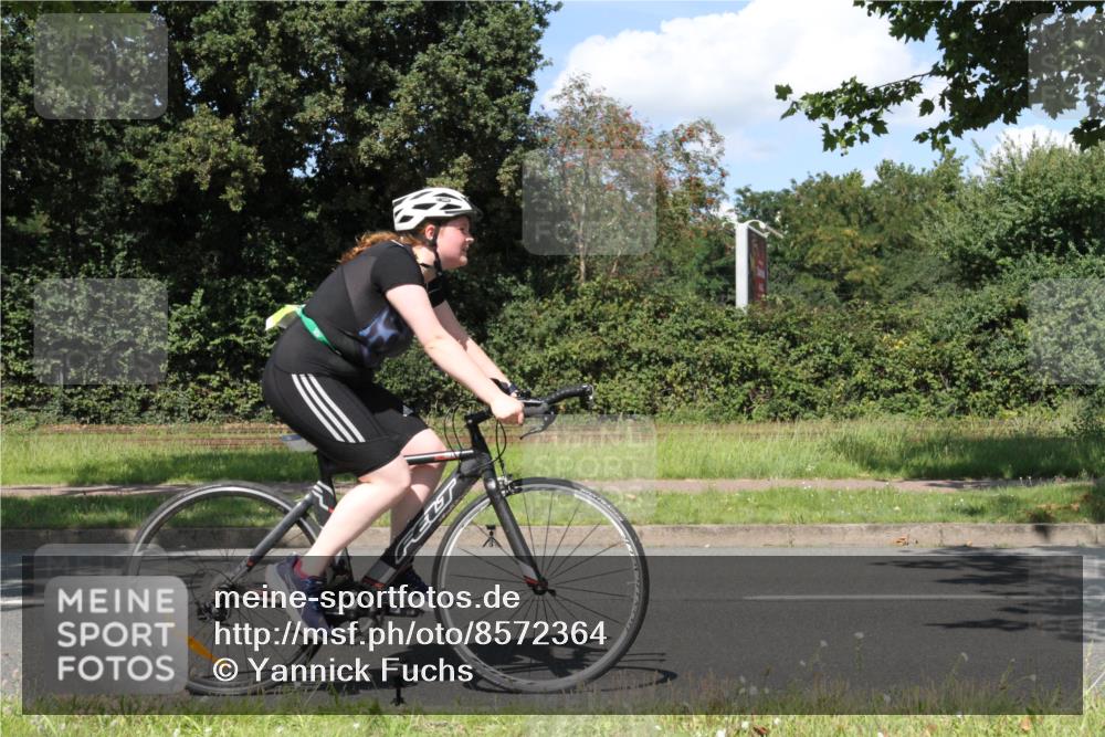 10.08.2025 - GEWOBA Citytriathlon Bremen Yannick Fuchs http://msf.ph/oto/8572364 10.08.2025 14:57:32 Radfahren 340, 398, 413, 420, 437 meine-sportfotos.de