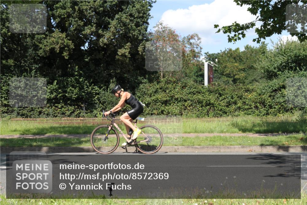 10.08.2025 - GEWOBA Citytriathlon Bremen Yannick Fuchs http://msf.ph/oto/8572369 10.08.2025 14:57:45 Radfahren 398, 413, 420, 437, 452 meine-sportfotos.de