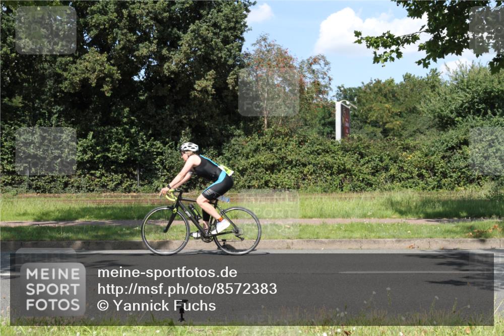 10.08.2025 - GEWOBA Citytriathlon Bremen Yannick Fuchs http://msf.ph/oto/8572383 10.08.2025 14:59:40 Radfahren 380 meine-sportfotos.de
