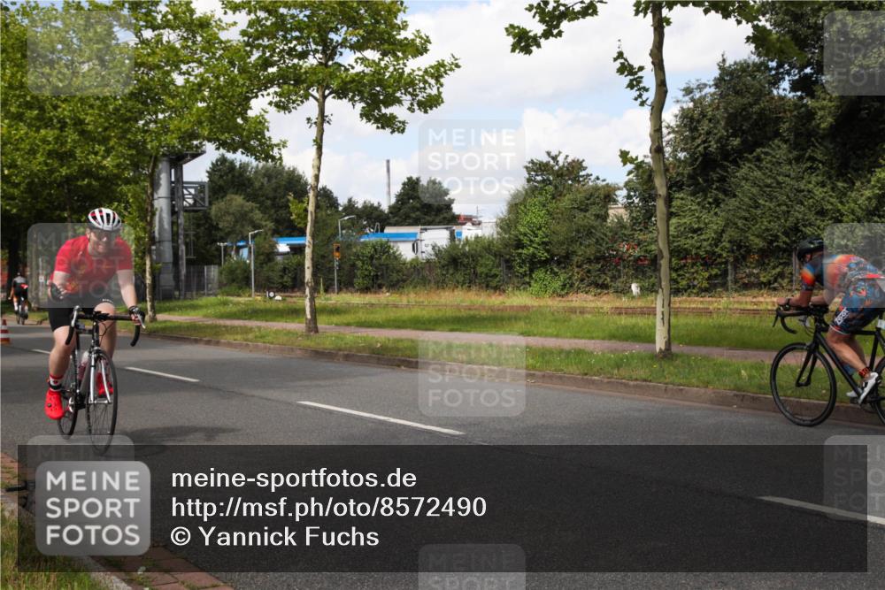10.08.2025 - GEWOBA Citytriathlon Bremen Yannick Fuchs http://msf.ph/oto/8572490 10.08.2025 12:48:36 Radfahren 564, 616, 627, 630, 657, 687, 717, 793, 839, 857, 876, 897, 932, 1026 meine-sportfotos.de