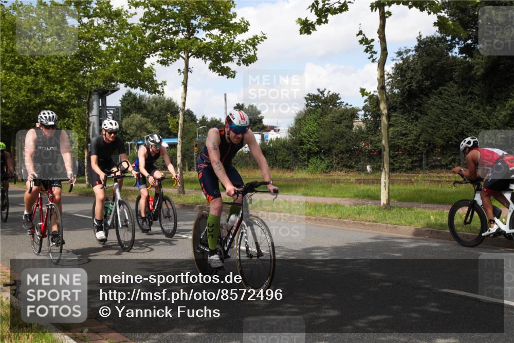 10.08.2025 - GEWOBA Citytriathlon Bremen Yannick Fuchs http://msf.ph/oto/8572496 10.08.2025 12:48:42 Radfahren 564, 578, 616, 621, 627, 630, 655, 657, 687, 717, 793, 839, 857, 876, 897, 932, 1026 meine-sportfotos.de