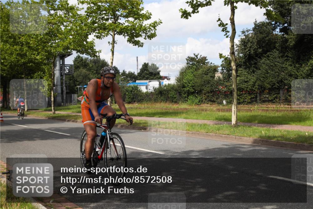 10.08.2025 - GEWOBA Citytriathlon Bremen Yannick Fuchs http://msf.ph/oto/8572508 10.08.2025 12:48:49 Radfahren 564, 578, 616, 621, 627, 630, 649, 655, 657, 687, 717, 788, 793, 857, 876, 897, 932, 1010, 1026 meine-sportfotos.de