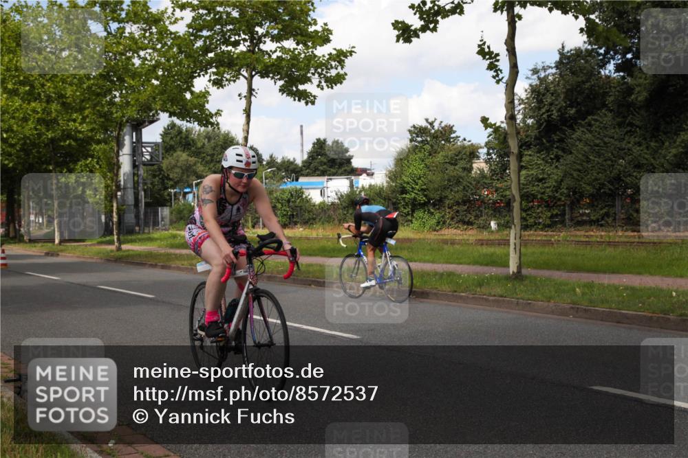 10.08.2025 - GEWOBA Citytriathlon Bremen Yannick Fuchs http://msf.ph/oto/8572537 10.08.2025 12:49:24 Radfahren 560, 593, 702, 774, 806, 840, 841, 888, 942 meine-sportfotos.de
