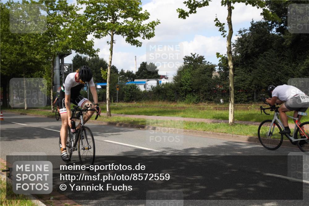 10.08.2025 - GEWOBA Citytriathlon Bremen Yannick Fuchs http://msf.ph/oto/8572559 10.08.2025 12:49:48 Radfahren 552, 637, 648, 666, 688, 689, 692, 715, 741, 856, 873, 922, 959 meine-sportfotos.de