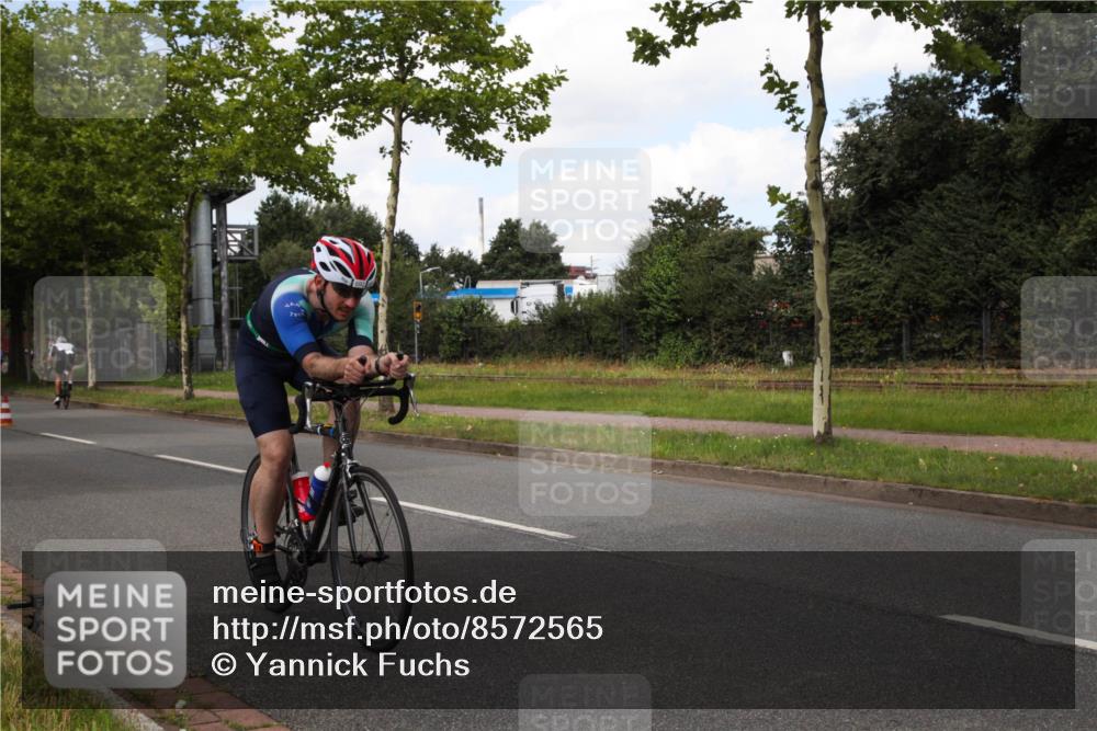 10.08.2025 - GEWOBA Citytriathlon Bremen Yannick Fuchs http://msf.ph/oto/8572565 10.08.2025 12:49:53 Radfahren 552, 637, 648, 666, 688, 689, 692, 722, 741, 838, 856, 922, 959 meine-sportfotos.de