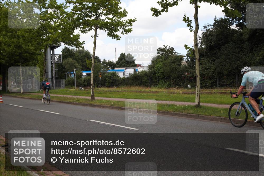 10.08.2025 - GEWOBA Citytriathlon Bremen Yannick Fuchs http://msf.ph/oto/8572602 10.08.2025 12:50:51 Radfahren 553, 584, 681, 776, 894, 914, 937, 1016 meine-sportfotos.de