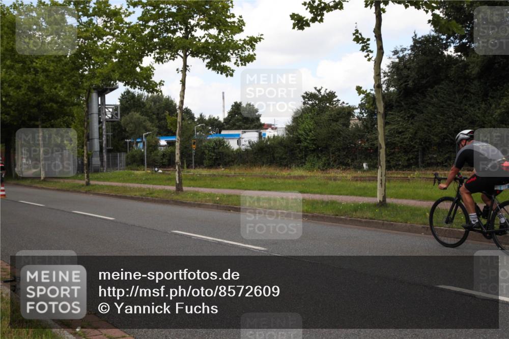 10.08.2025 - GEWOBA Citytriathlon Bremen Yannick Fuchs http://msf.ph/oto/8572609 10.08.2025 12:51:05 Radfahren 551, 681, 719, 768, 776, 894, 924 meine-sportfotos.de