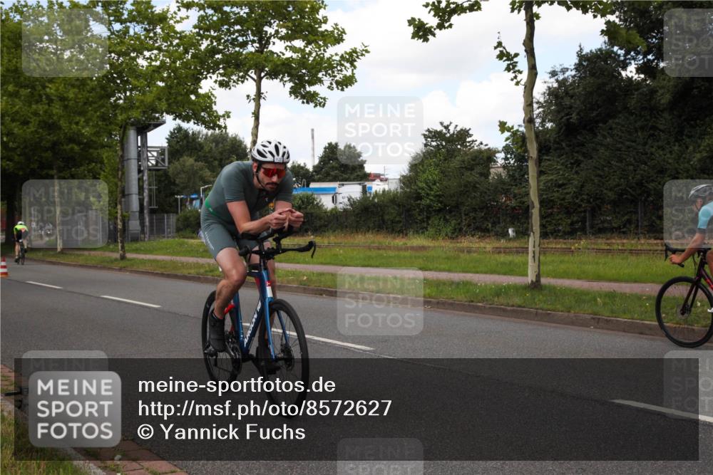 10.08.2025 - GEWOBA Citytriathlon Bremen Yannick Fuchs http://msf.ph/oto/8572627 10.08.2025 12:51:33 Radfahren 556, 575, 667, 680, 822, 855, 912 meine-sportfotos.de