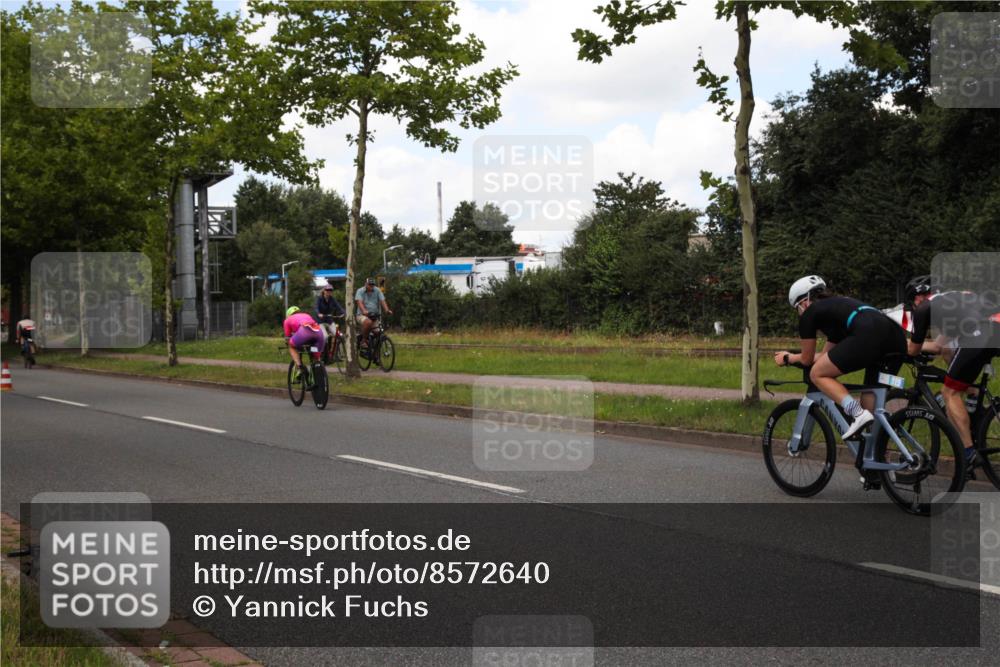 10.08.2025 - GEWOBA Citytriathlon Bremen Yannick Fuchs http://msf.ph/oto/8572640 10.08.2025 12:51:53 Radfahren 575, 604, 664, 680, 855 meine-sportfotos.de
