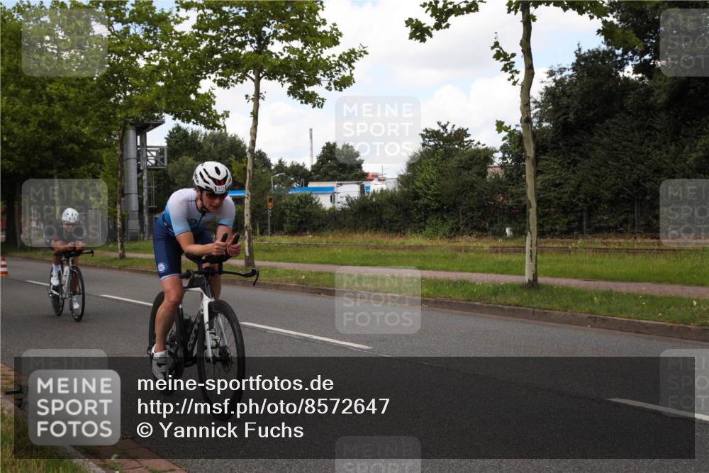 10.08.2025 - GEWOBA Citytriathlon Bremen Yannick Fuchs http://msf.ph/oto/8572647 10.08.2025 12:52:07 Radfahren 604, 664, 708, 738, 891, 905, 973, 977, 1017, 1037 meine-sportfotos.de