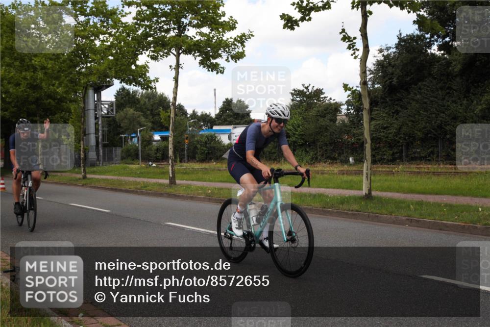 10.08.2025 - GEWOBA Citytriathlon Bremen Yannick Fuchs http://msf.ph/oto/8572655 10.08.2025 12:52:15 Radfahren 599, 603, 701, 708, 738, 834, 858, 891, 905, 973, 977, 1017, 1037 meine-sportfotos.de