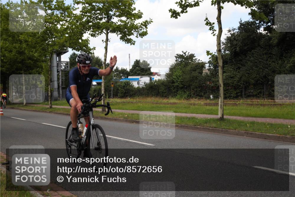 10.08.2025 - GEWOBA Citytriathlon Bremen Yannick Fuchs http://msf.ph/oto/8572656 10.08.2025 12:52:15 Radfahren 599, 603, 701, 708, 738, 834, 858, 891, 905, 973, 977, 1017, 1037 meine-sportfotos.de