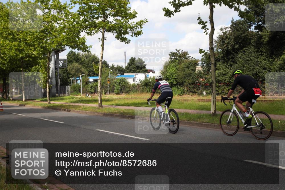 10.08.2025 - GEWOBA Citytriathlon Bremen Yannick Fuchs http://msf.ph/oto/8572686 10.08.2025 12:53:14 Radfahren 570, 734, 759, 833, 872, 895 meine-sportfotos.de
