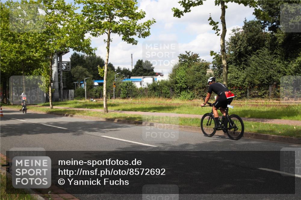 10.08.2025 - GEWOBA Citytriathlon Bremen Yannick Fuchs http://msf.ph/oto/8572692 10.08.2025 12:53:19 Radfahren 570, 734, 759, 872, 902, 966 meine-sportfotos.de