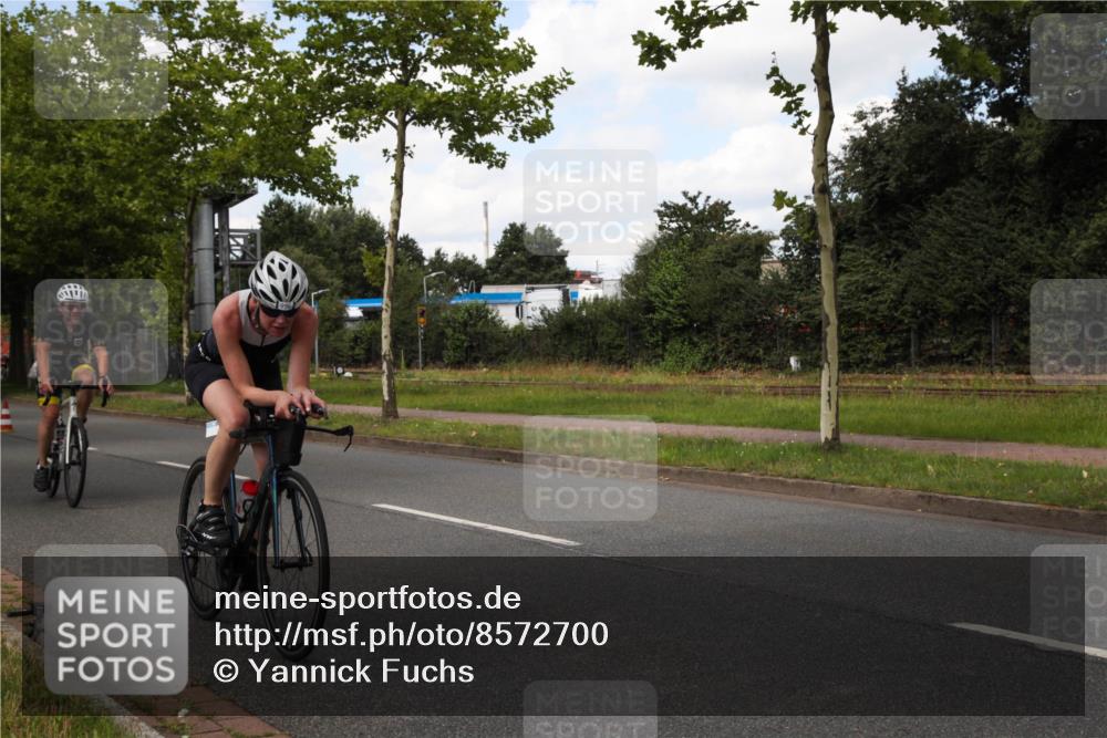 10.08.2025 - GEWOBA Citytriathlon Bremen Yannick Fuchs http://msf.ph/oto/8572700 10.08.2025 12:53:29 Radfahren 570, 631, 734, 759, 872, 902, 933, 966, 1035 meine-sportfotos.de