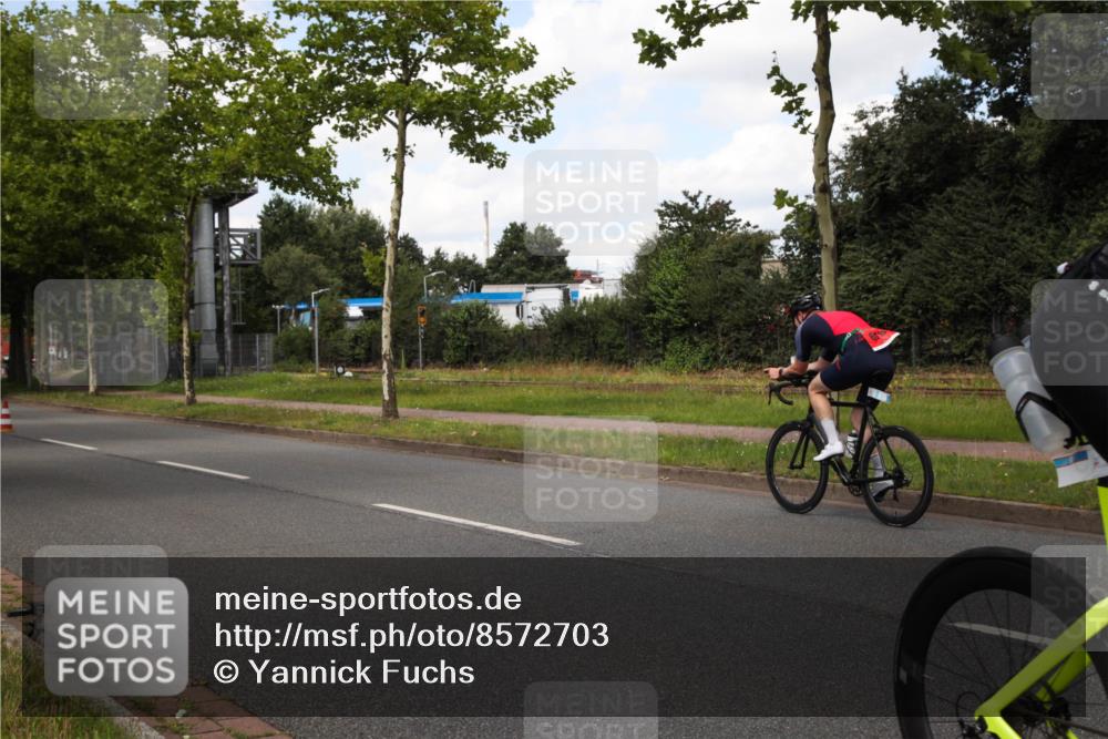 10.08.2025 - GEWOBA Citytriathlon Bremen Yannick Fuchs http://msf.ph/oto/8572703 10.08.2025 12:53:32 Radfahren 570, 631, 759, 872, 902, 933, 966, 1035 meine-sportfotos.de