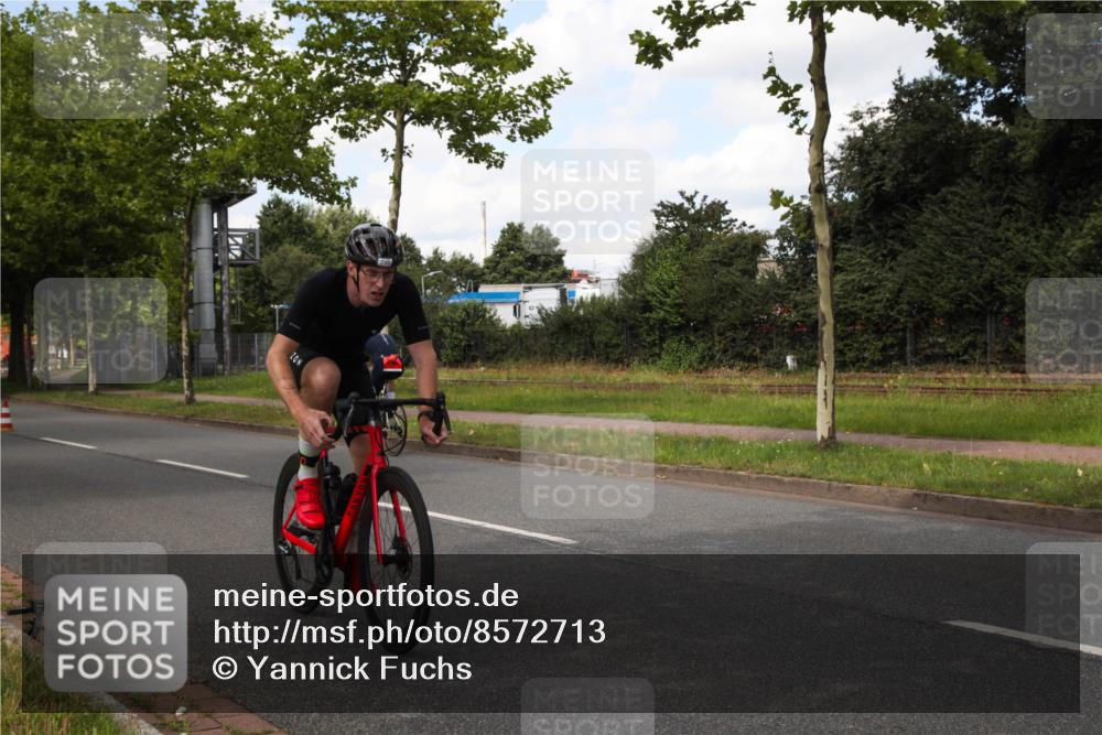 10.08.2025 - GEWOBA Citytriathlon Bremen Yannick Fuchs http://msf.ph/oto/8572713 10.08.2025 12:53:46 Radfahren 631, 739, 1035 meine-sportfotos.de