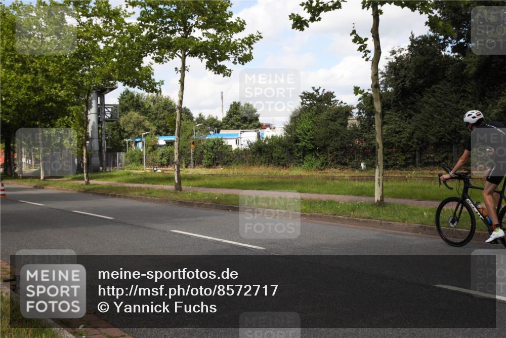 10.08.2025 - GEWOBA Citytriathlon Bremen Yannick Fuchs http://msf.ph/oto/8572717 10.08.2025 12:53:56 Radfahren 739, 742, 797, 1032, 1039 meine-sportfotos.de