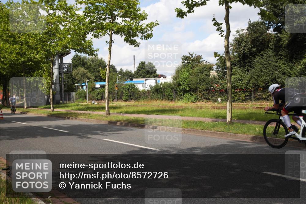 10.08.2025 - GEWOBA Citytriathlon Bremen Yannick Fuchs http://msf.ph/oto/8572726 10.08.2025 12:54:08 Radfahren 707, 740, 742, 750, 797, 1006, 1032, 1039 meine-sportfotos.de