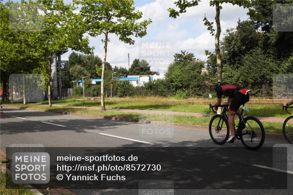 10.08.2025 - GEWOBA Citytriathlon Bremen Yannick Fuchs http://msf.ph/oto/8572730 10.08.2025 12:54:14 Radfahren 618, 707, 740, 742, 750, 797, 1006, 1032, 1039 meine-sportfotos.de