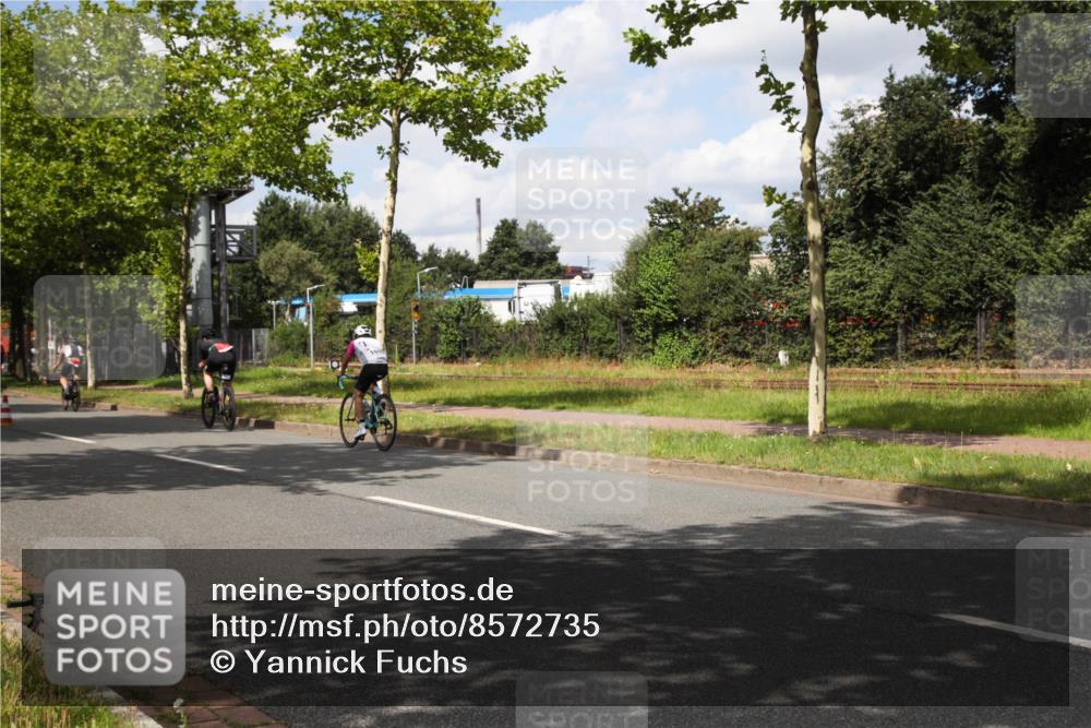 10.08.2025 - GEWOBA Citytriathlon Bremen Yannick Fuchs http://msf.ph/oto/8572735 10.08.2025 12:54:17 Radfahren 582, 618, 707, 740, 742, 750, 797, 1006, 1032, 1039 meine-sportfotos.de