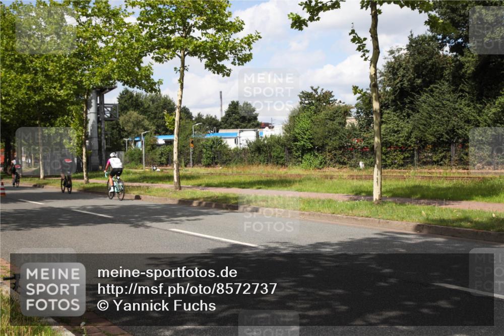 10.08.2025 - GEWOBA Citytriathlon Bremen Yannick Fuchs http://msf.ph/oto/8572737 10.08.2025 12:54:18 Radfahren 582, 618, 707, 740, 742, 750, 797, 1006, 1032, 1039 meine-sportfotos.de