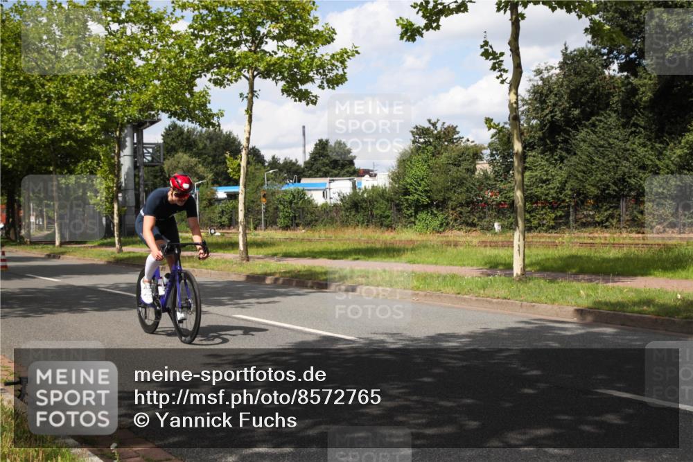 10.08.2025 - GEWOBA Citytriathlon Bremen Yannick Fuchs http://msf.ph/oto/8572765 10.08.2025 12:54:27 Radfahren 580, 582, 618, 707, 740, 783, 789, 826 meine-sportfotos.de