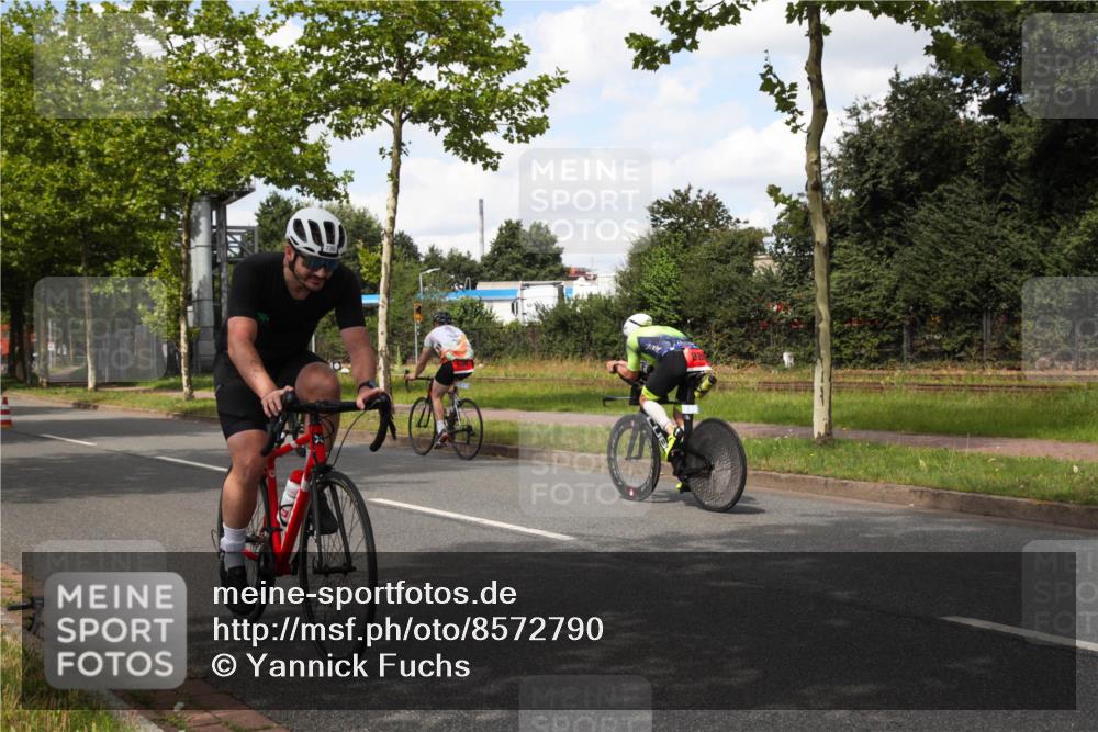 10.08.2025 - GEWOBA Citytriathlon Bremen Yannick Fuchs http://msf.ph/oto/8572790 10.08.2025 12:54:49 Radfahren 563, 591, 632, 634, 728, 736, 781, 783, 790, 1029 meine-sportfotos.de