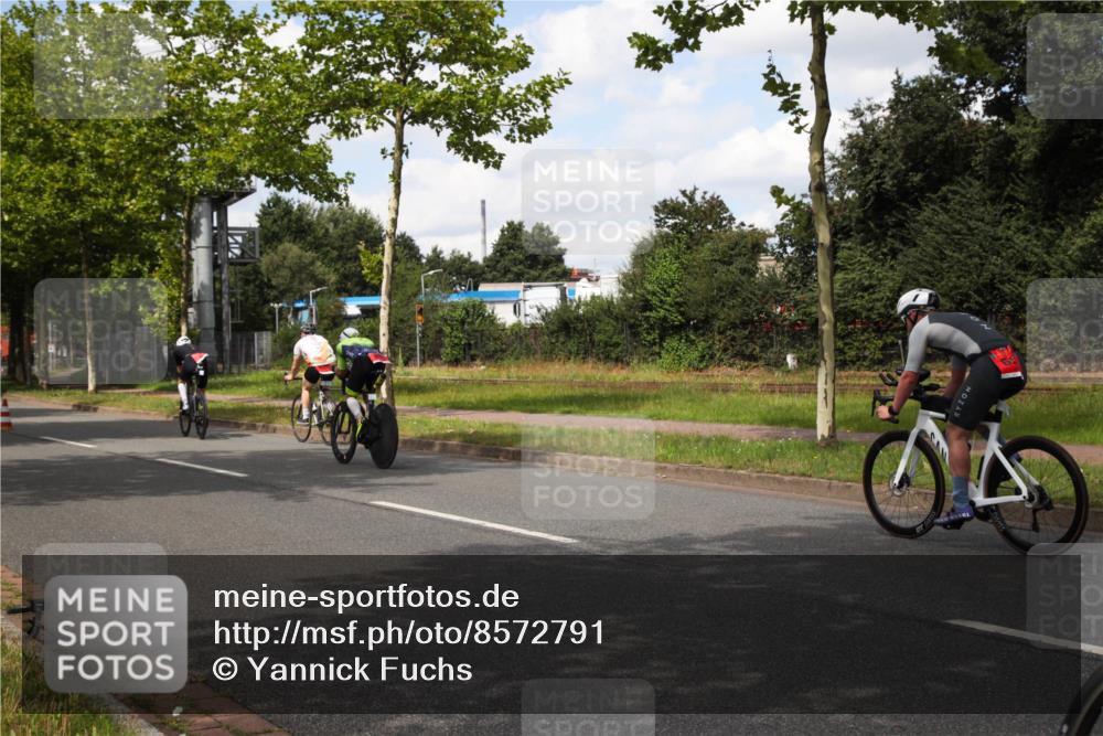 10.08.2025 - GEWOBA Citytriathlon Bremen Yannick Fuchs http://msf.ph/oto/8572791 10.08.2025 12:54:50 Radfahren 563, 591, 632, 634, 728, 736, 781, 783, 790, 1029 meine-sportfotos.de