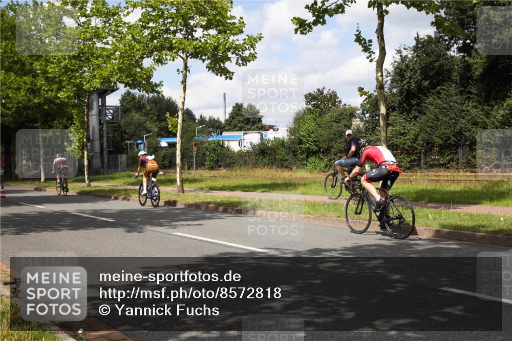 10.08.2025 - GEWOBA Citytriathlon Bremen Yannick Fuchs http://msf.ph/oto/8572818 10.08.2025 12:55:18 Radfahren 696, 714, 761, 766, 794, 877, 982, 1015, 1033 meine-sportfotos.de