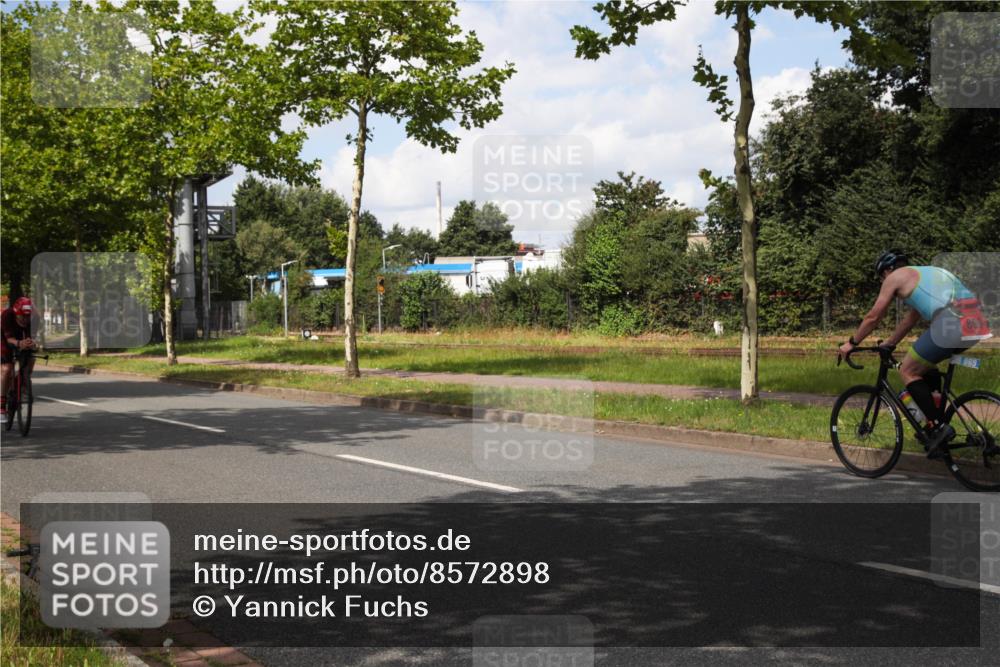10.08.2025 - GEWOBA Citytriathlon Bremen Yannick Fuchs http://msf.ph/oto/8572898 10.08.2025 12:56:53 Radfahren 559, 597, 672, 755, 815, 830, 879, 913, 1014 meine-sportfotos.de