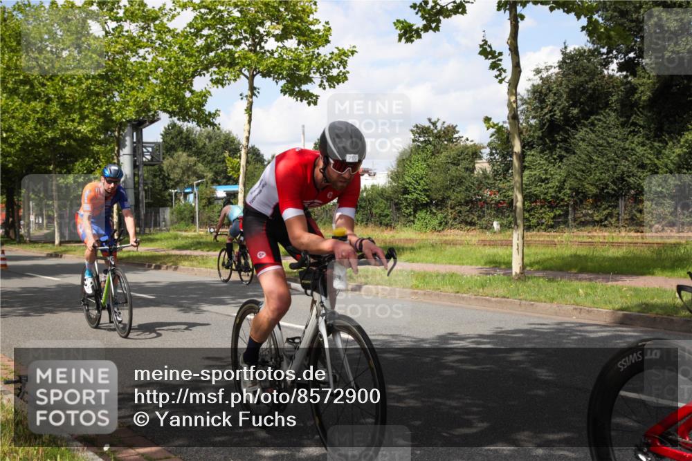 10.08.2025 - GEWOBA Citytriathlon Bremen Yannick Fuchs http://msf.ph/oto/8572900 10.08.2025 12:56:54 Radfahren 559, 597, 672, 755, 815, 830, 879, 913, 1014 meine-sportfotos.de