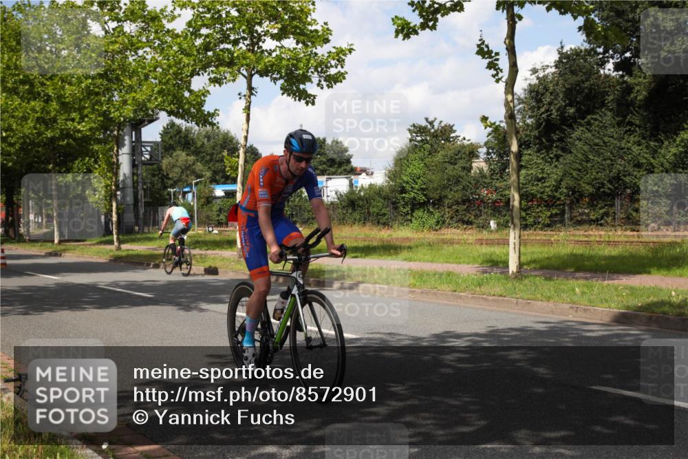 10.08.2025 - GEWOBA Citytriathlon Bremen Yannick Fuchs http://msf.ph/oto/8572901 10.08.2025 12:56:55 Radfahren 559, 597, 672, 723, 755, 815, 830, 879, 913, 1014 meine-sportfotos.de