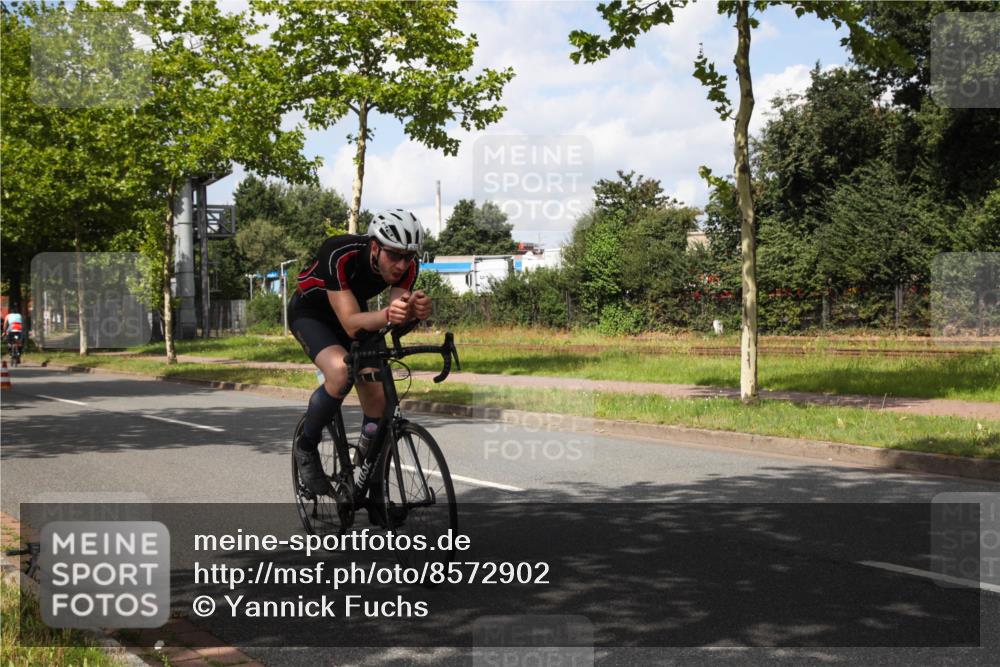 10.08.2025 - GEWOBA Citytriathlon Bremen Yannick Fuchs http://msf.ph/oto/8572902 10.08.2025 12:56:57 Radfahren 559, 597, 672, 723, 755, 815, 830, 879, 913, 1003, 1014 meine-sportfotos.de