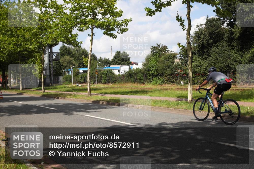 10.08.2025 - GEWOBA Citytriathlon Bremen Yannick Fuchs http://msf.ph/oto/8572911 10.08.2025 12:57:00 Radfahren 559, 597, 672, 723, 730, 755, 830, 879, 913, 1003, 1014 meine-sportfotos.de
