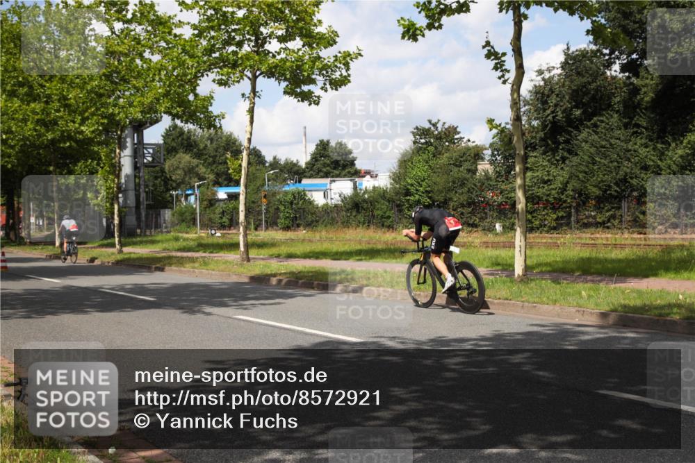 10.08.2025 - GEWOBA Citytriathlon Bremen Yannick Fuchs http://msf.ph/oto/8572921 10.08.2025 12:57:04 Radfahren 559, 672, 723, 730, 755, 758, 830, 879, 913, 940, 969, 1003, 1014 meine-sportfotos.de